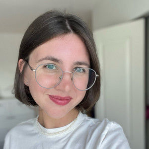 Meet your Posher, Julia